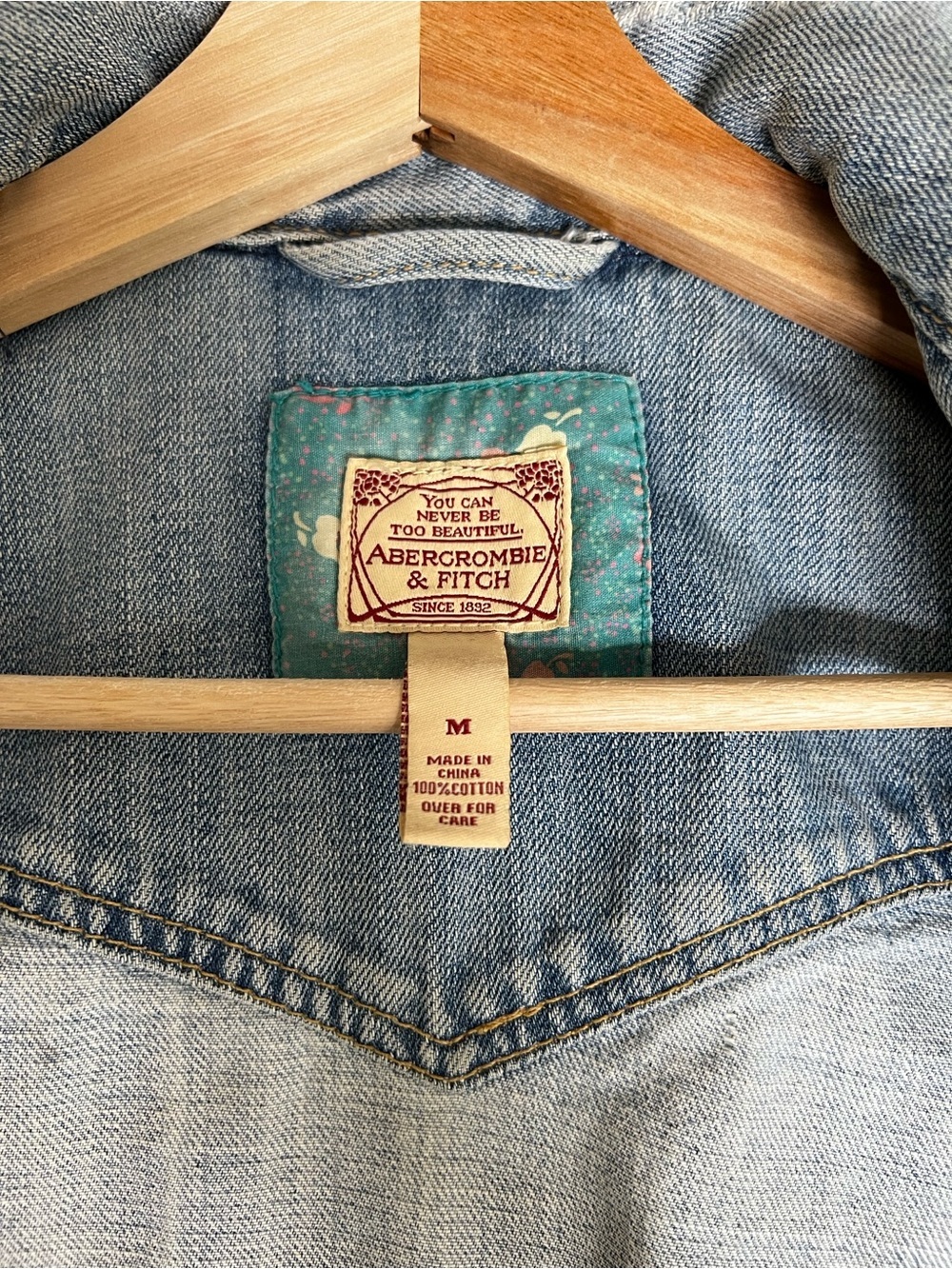 Abercrombie & Fitch Light Blue Distressed Denim Jacket 100% cotton - Picture 8 of 9